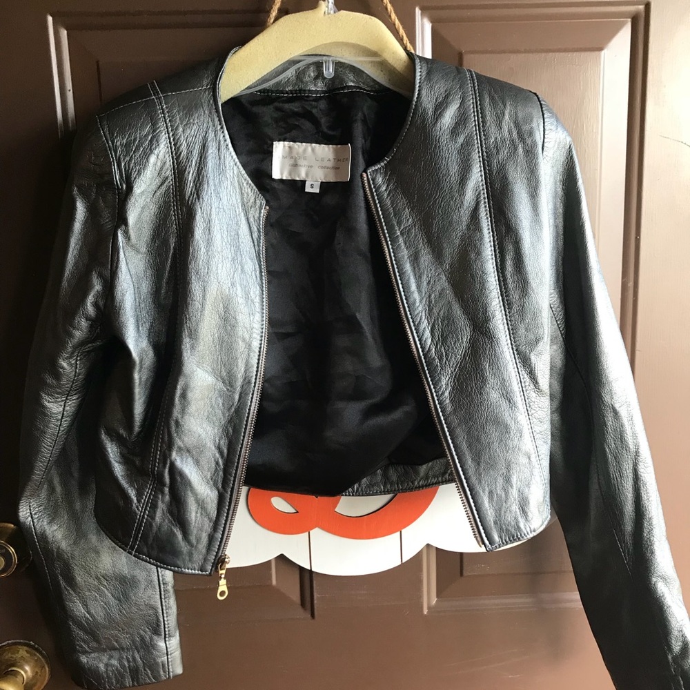 Ladies crop leather coat